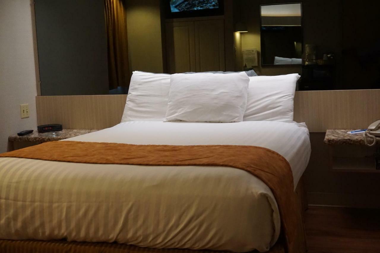 Centerway Hotel Buffalo Tonawanda Bagian luar foto