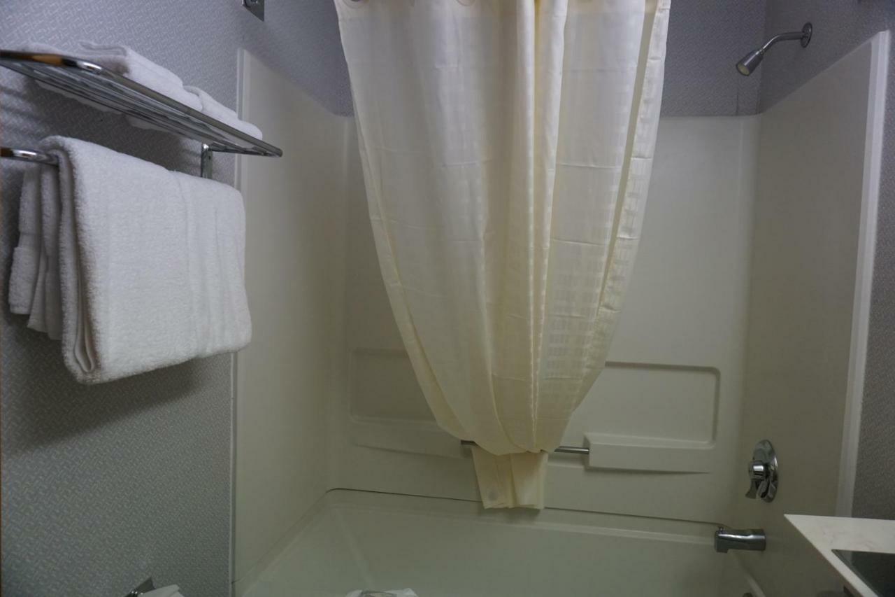 Centerway Hotel Buffalo Tonawanda Bagian luar foto