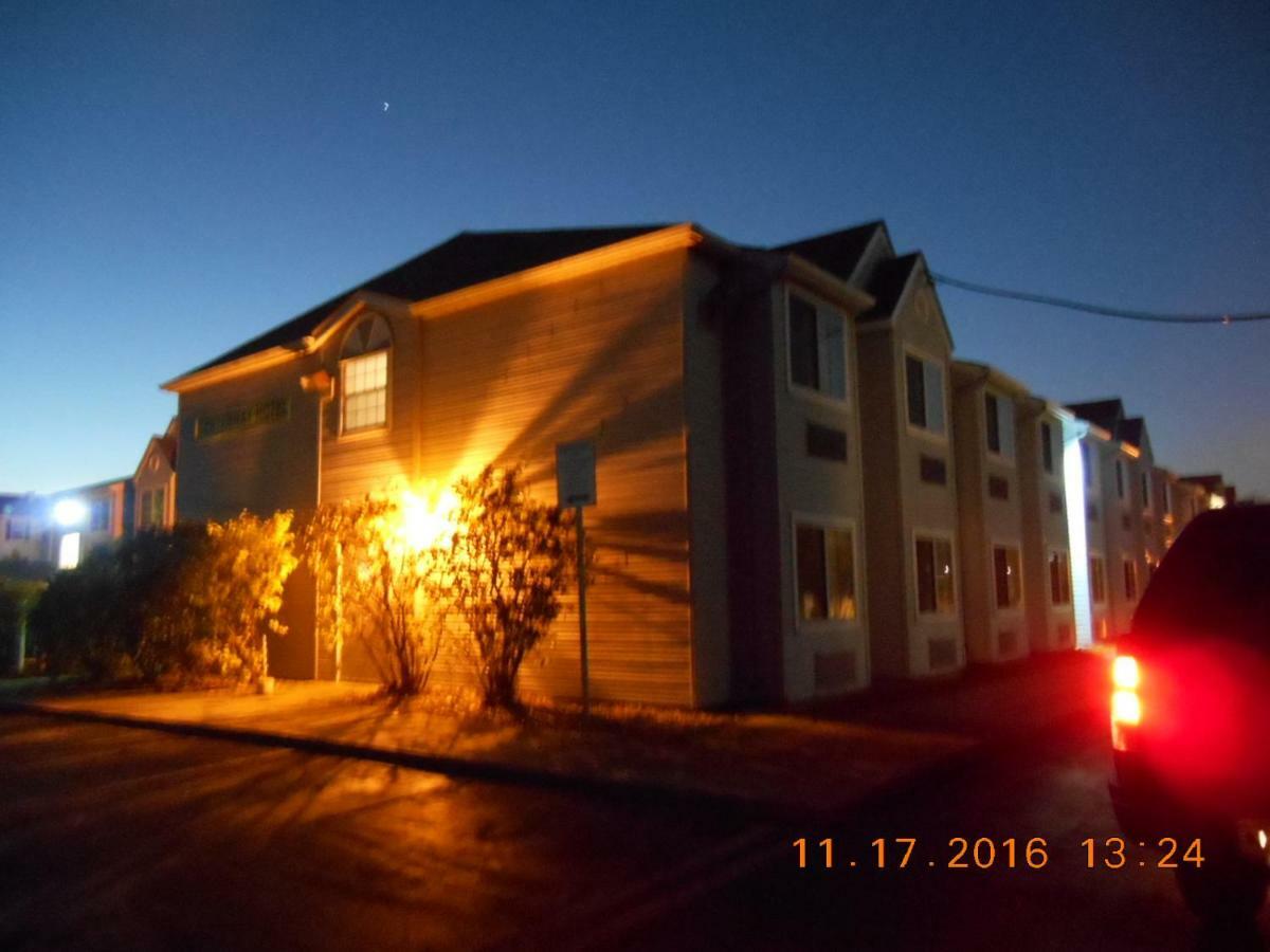 Centerway Hotel Buffalo Tonawanda Bagian luar foto