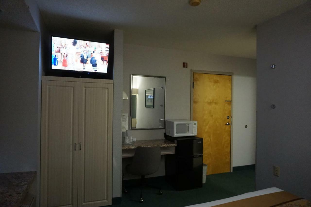 Centerway Hotel Buffalo Tonawanda Bagian luar foto
